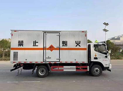 陇川爆破器材运输车