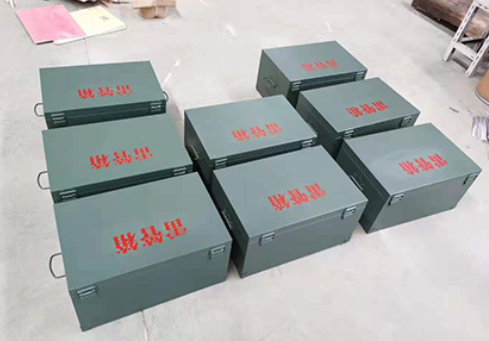 陇川炸药箱和雷管箱一般是怎么存放的？